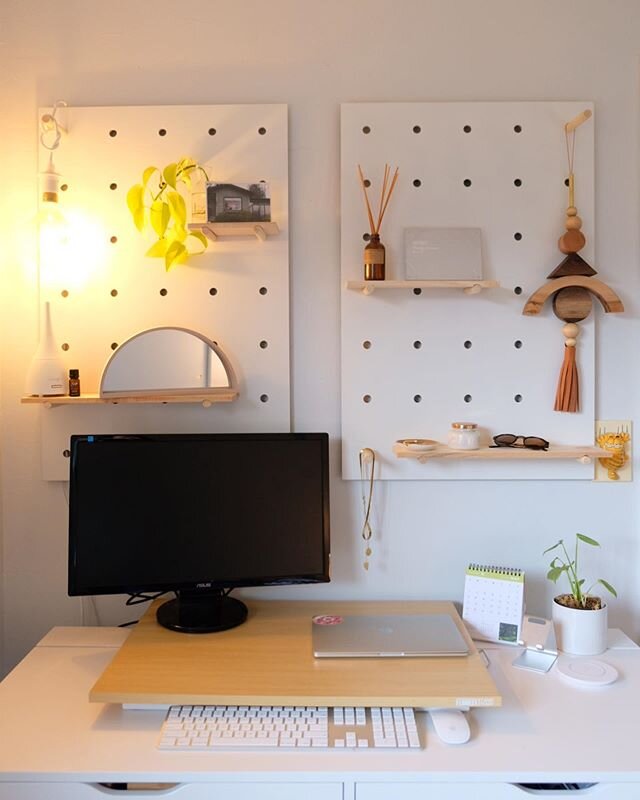 Updated the working station cause things are starting to feel a bit more permanent for awhile. Speaking of permanent, zoom in and look at that light switch that came with the house. How good is that??