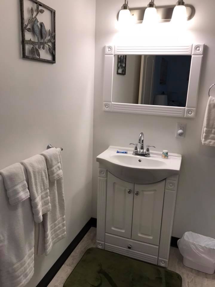 inn 202 bathroom.jpg