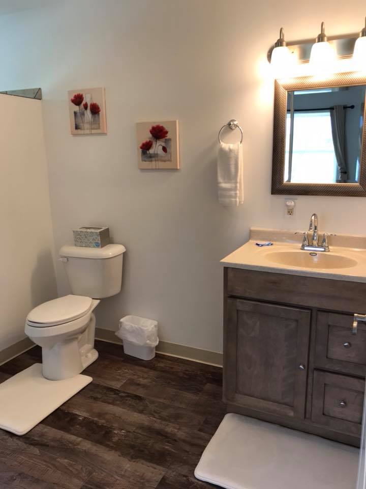 inn 203 bathroom1.jpg