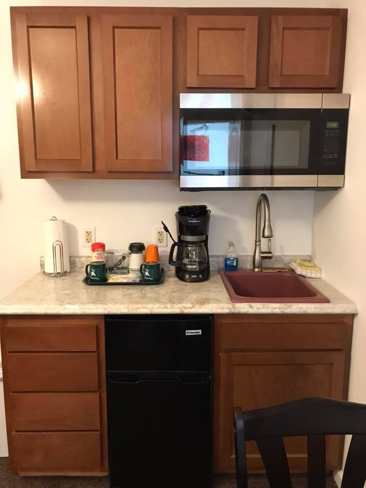 inn 203 kitchenette.jpg