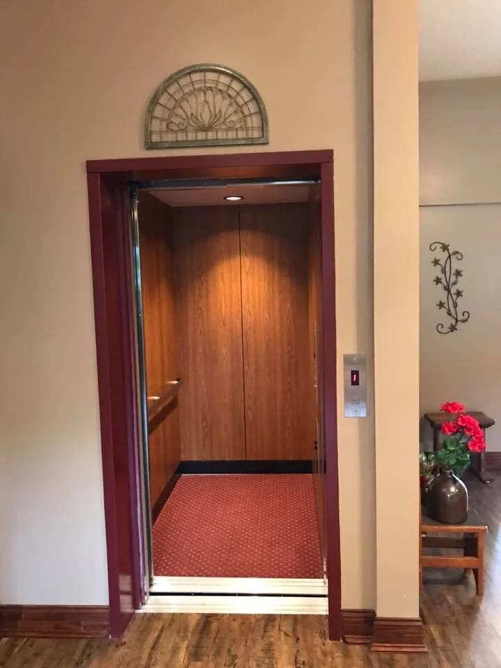 inn elevator.jpg