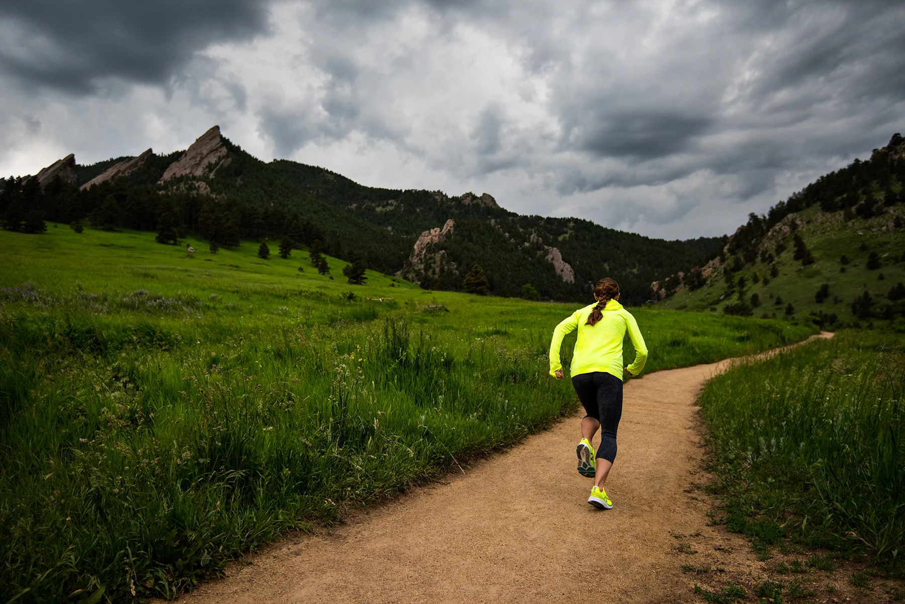 flatirons_wide_trail.jpg