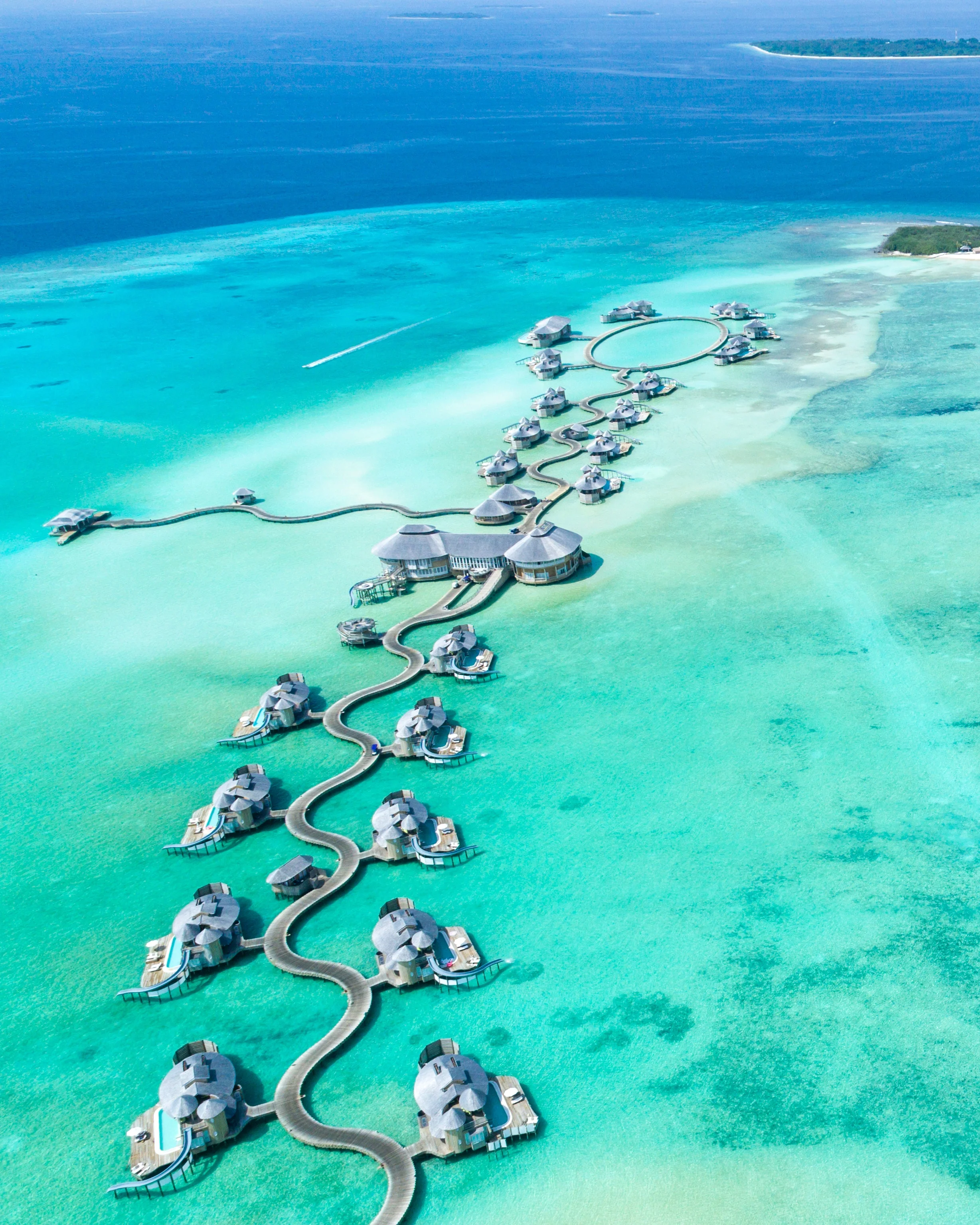 aerial-view-beach-clear-678725.jpg