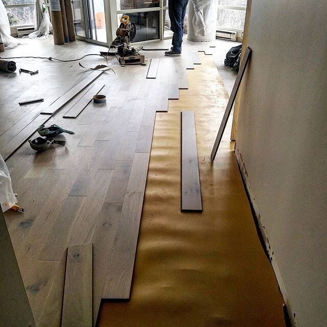 Flooring going in... condo progress coming along
#wedocondos #wedontlikecondos #normarconstruction