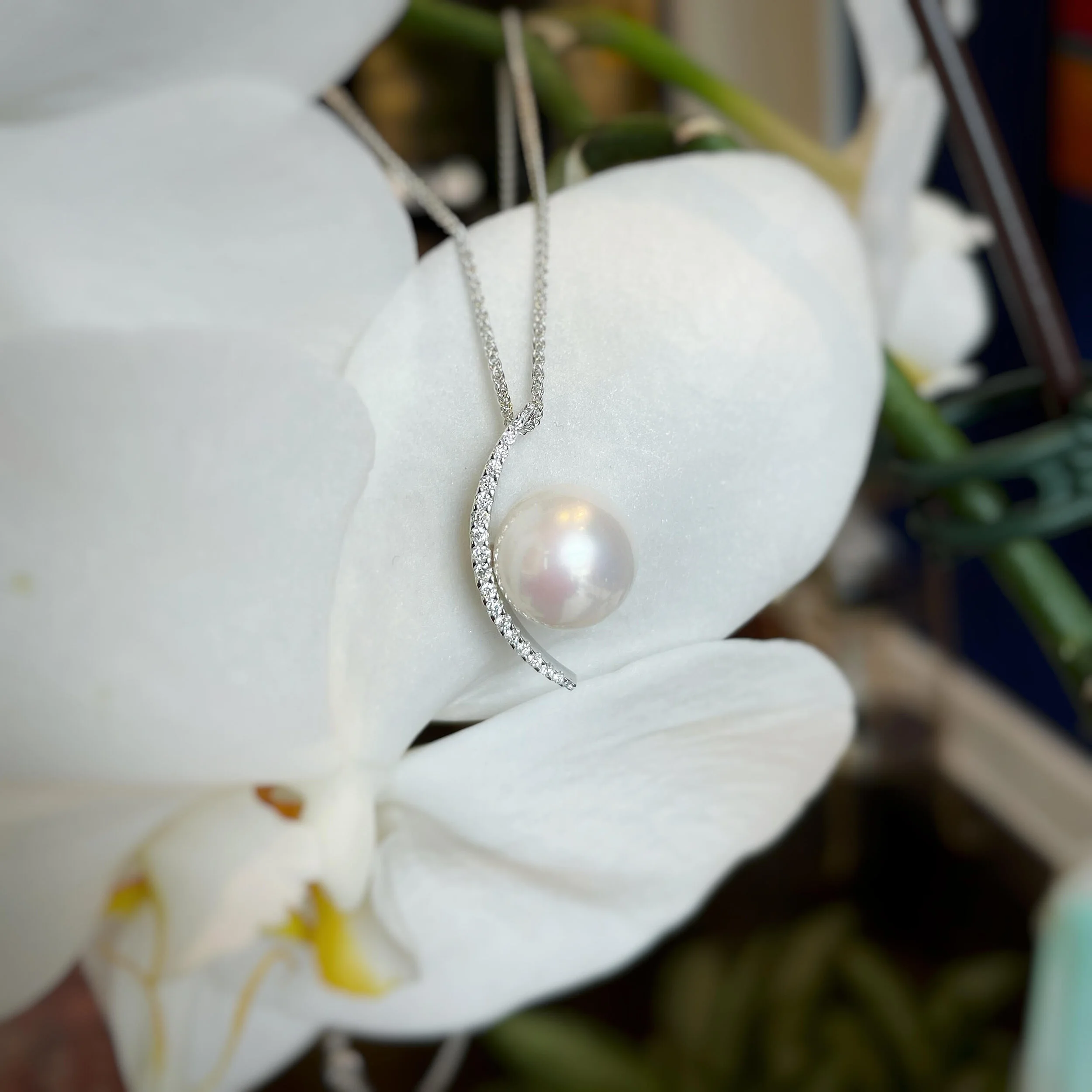 Half Moon Pearl Diamond Necklace 