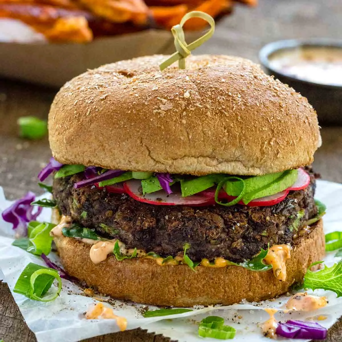 THE LOVESTYLE BLACK BEAN BURGER