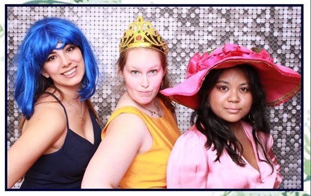 Love 😍 the use of color in this photo strip. These gals are clearly #photoboothpros like us 🙋&zwj;♀️ #nostalgiapb nostalgiapb.com .
.
.

#sanantoniophotobooth #atx #hillcountrywedding #photoboothfun #satx #sanantonioweddings #photobooth #austintx