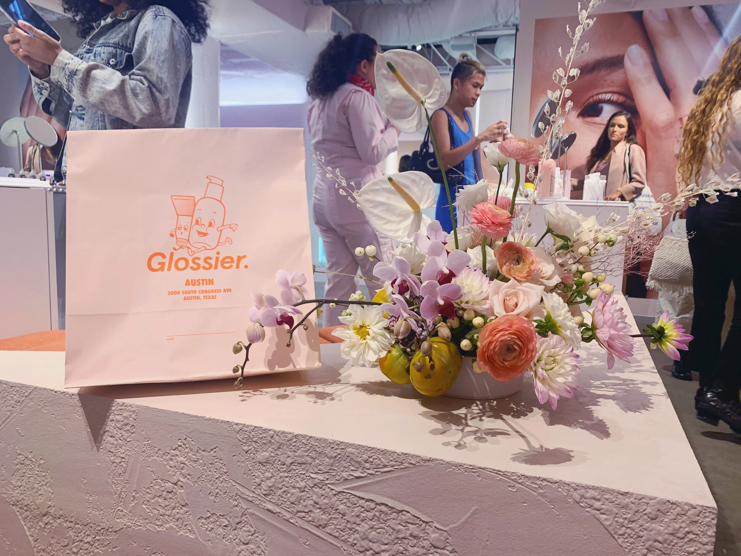 From the floral arrangements to the cute retro illustrations, it was all about the simply elegant details.