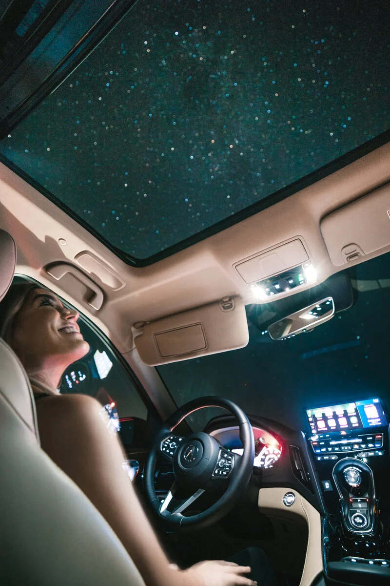 That double moon roof is spectacular, stargazers. You’ve got the music and ambience to set the tone for a fun night out with friends or a hot date. 📸Photo credit: Acura
