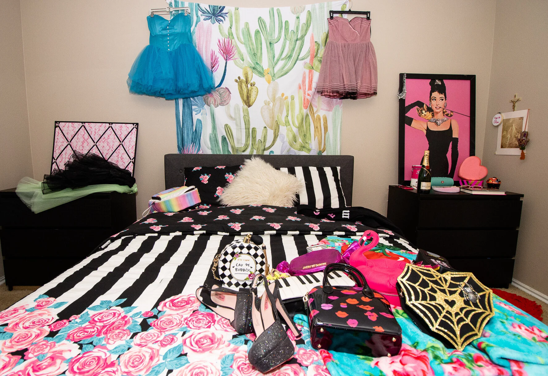 Dress me up in colorful love!