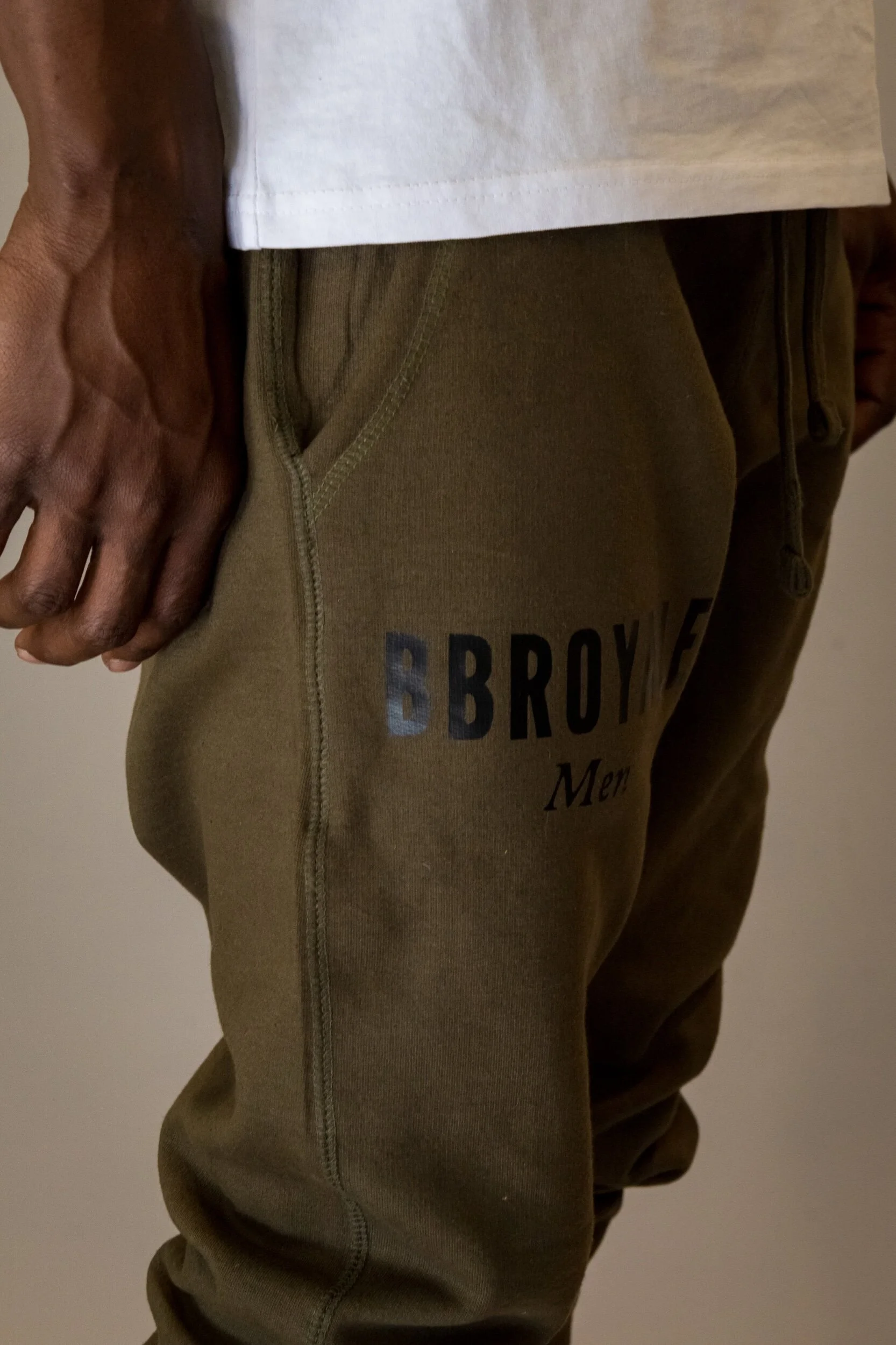 015FD03C-B325-4147-B920-F48D515D7EC9