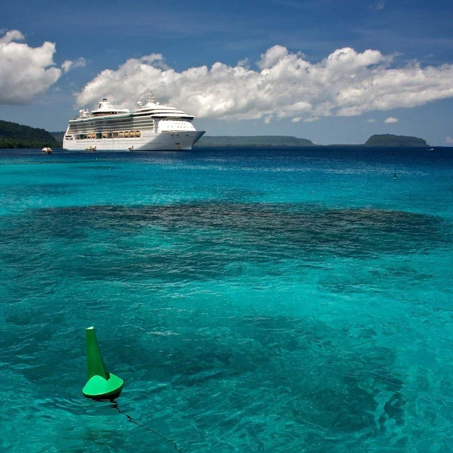 The Radiance of the Seas in Tahiti