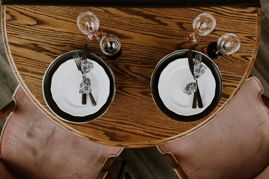 La Mariée Moderne - Styled Bridal Shoot at Crestmont Hall in Calgary, Alberta - on the Bronte Bride Blog