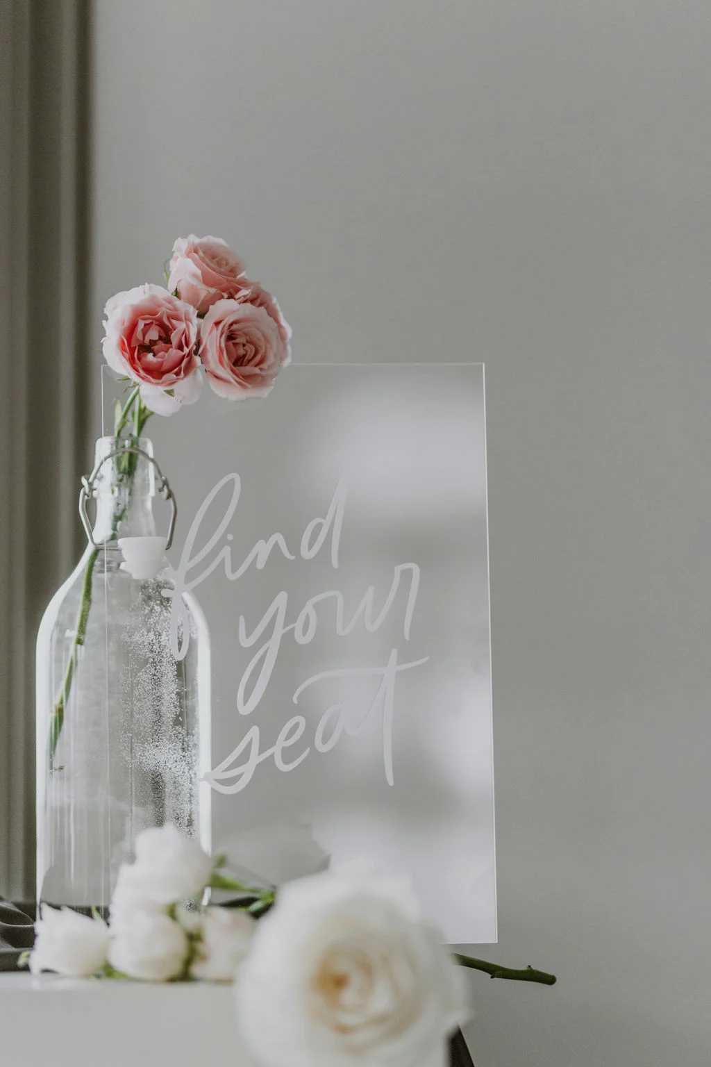 La Mariée Moderne - Styled Bridal Shoot at Crestmont Hall in Calgary, Alberta - on the Bronte Bride Blog