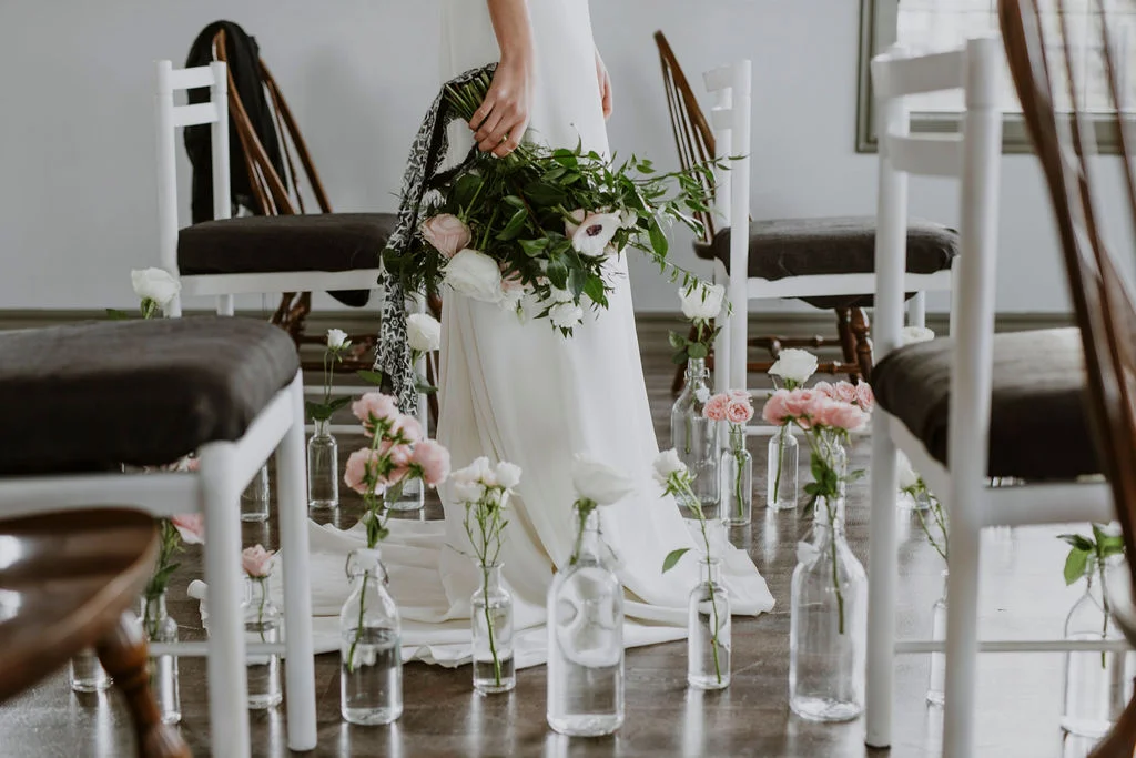 La Mariée Moderne - Styled Bridal Shoot at Crestmont Hall in Calgary, Alberta - on the Bronte Bride Blog
