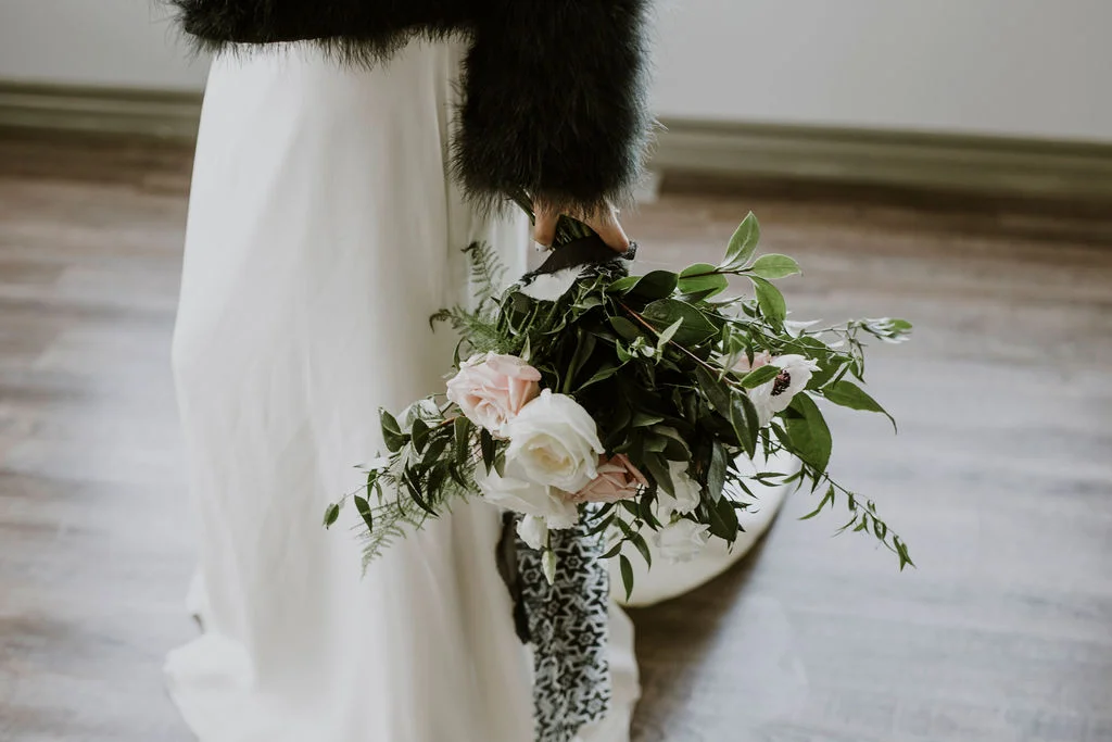 La Mariée Moderne - Styled Bridal Shoot at Crestmont Hall in Calgary, Alberta - on the Bronte Bride Blog