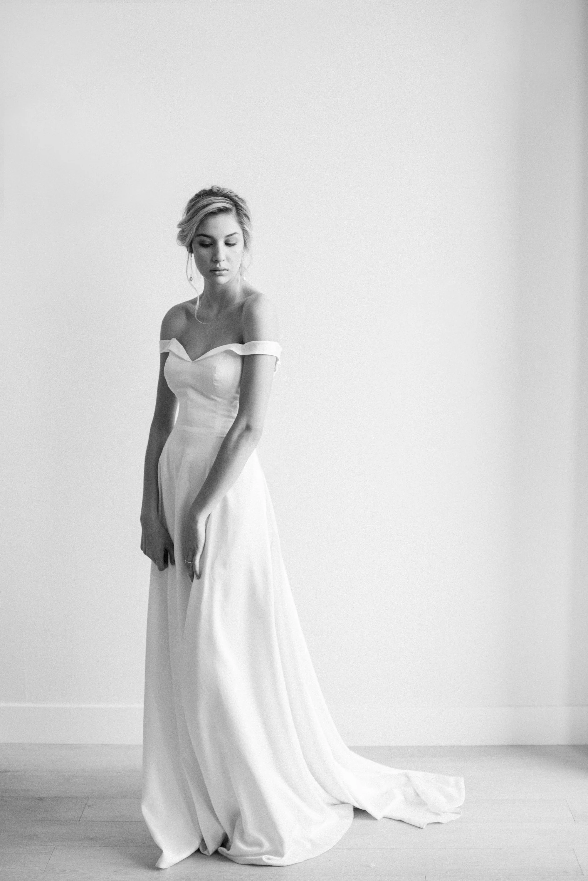 This Stunning Shoot Combines Fine Art Inspiration and Colourful Florals in the Most Beautiful Way - on the Bronte Bride Blog