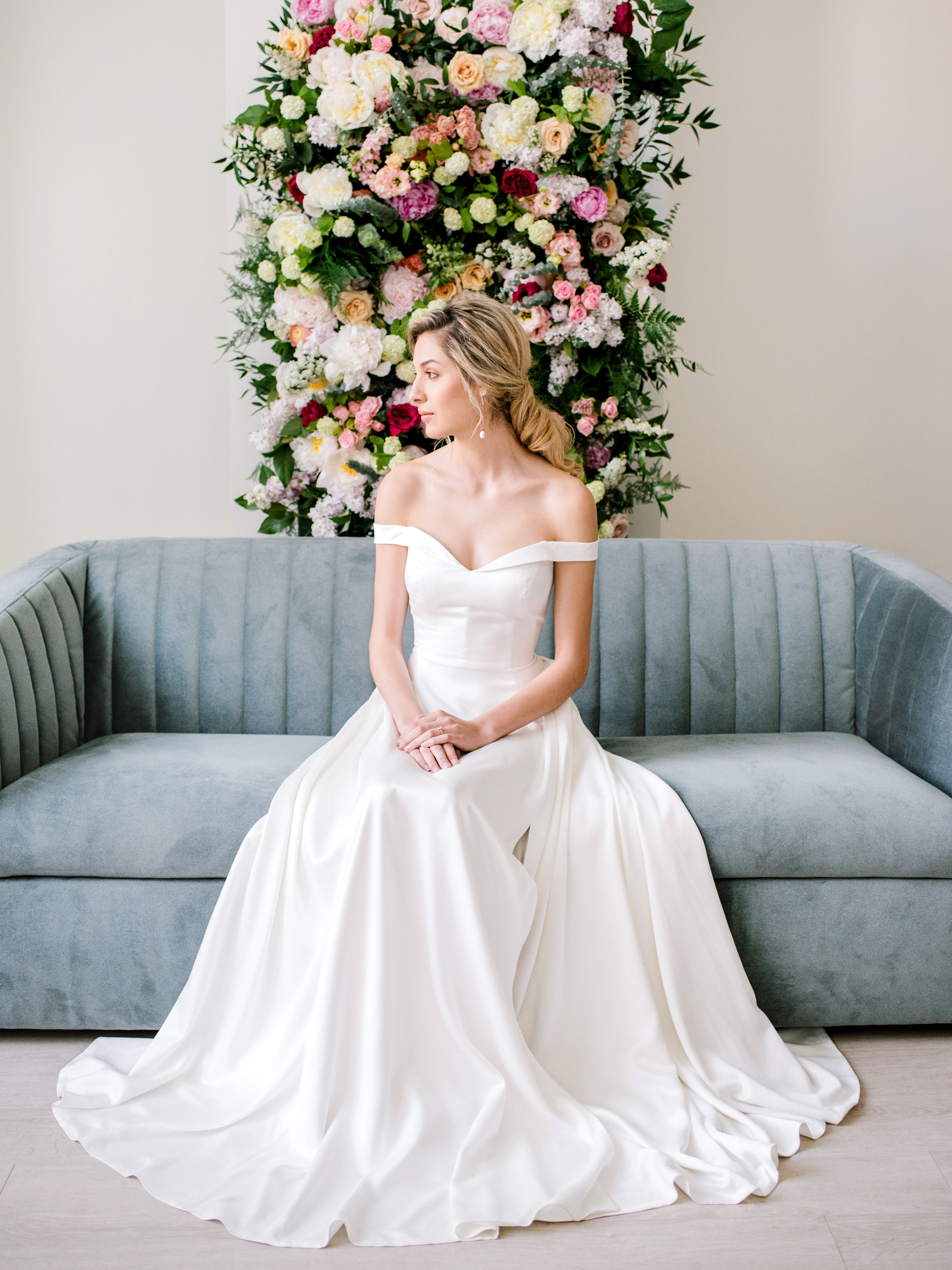 This Stunning Shoot Combines Fine Art Inspiration and Colourful Florals in the Most Beautiful Way - on the Bronte Bride Blog
