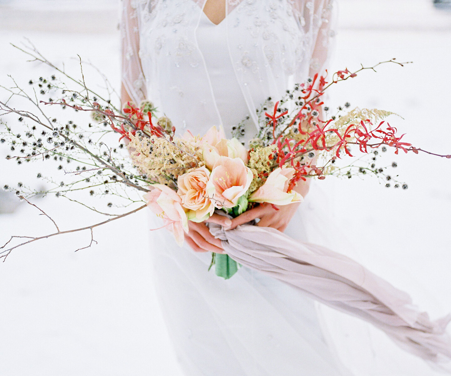 Bridal Bouquet Inspiration for Winter: 16 of the Prettiest Bouquets For Every Winter Wedding Style