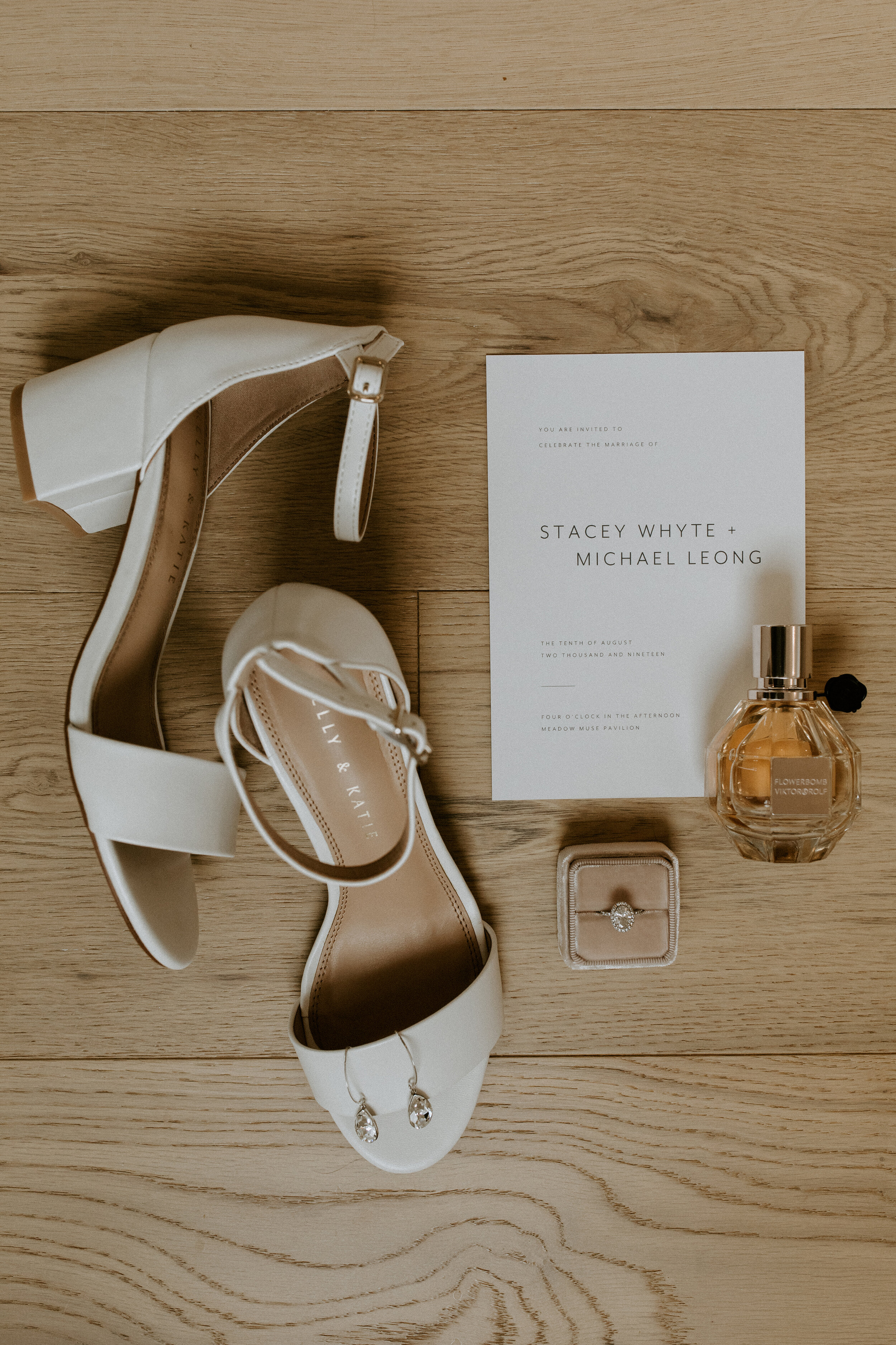 Vintage Glamour Meets Chic Romance at Meadow Muse // Stacey & Michael - on the Bronte Bride