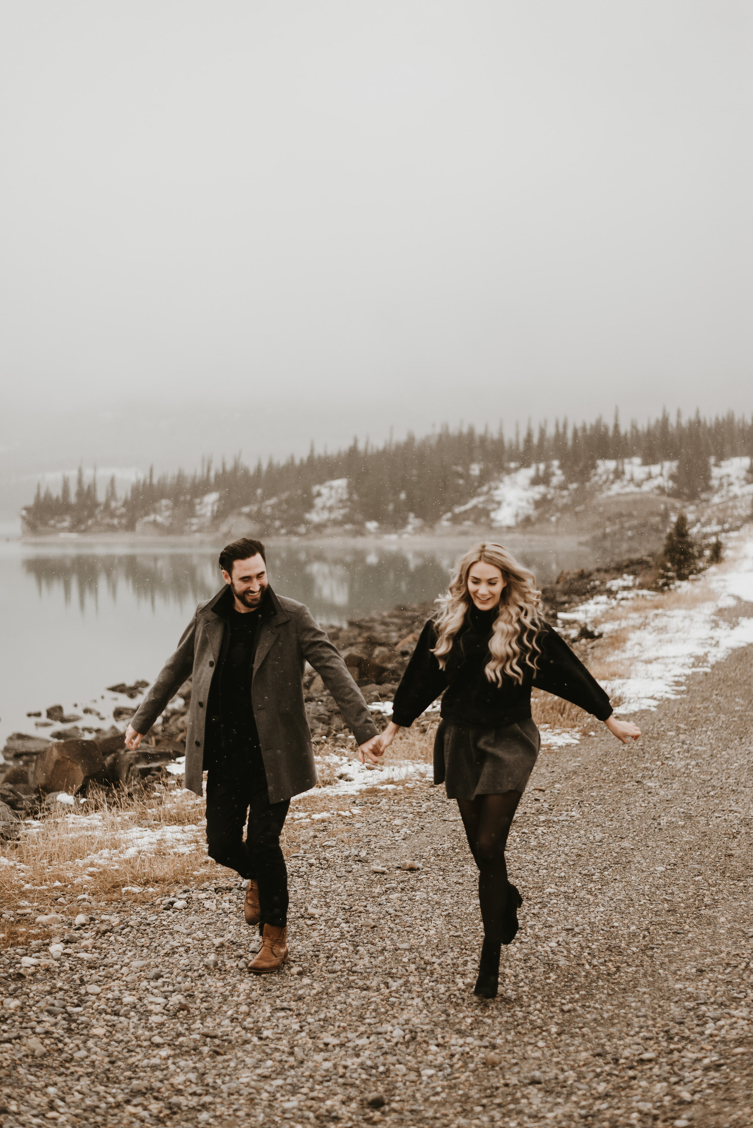 We're Going Crazy Over This Adorably Cozy Winter Engagement Session - on the Bronte Bride Blog