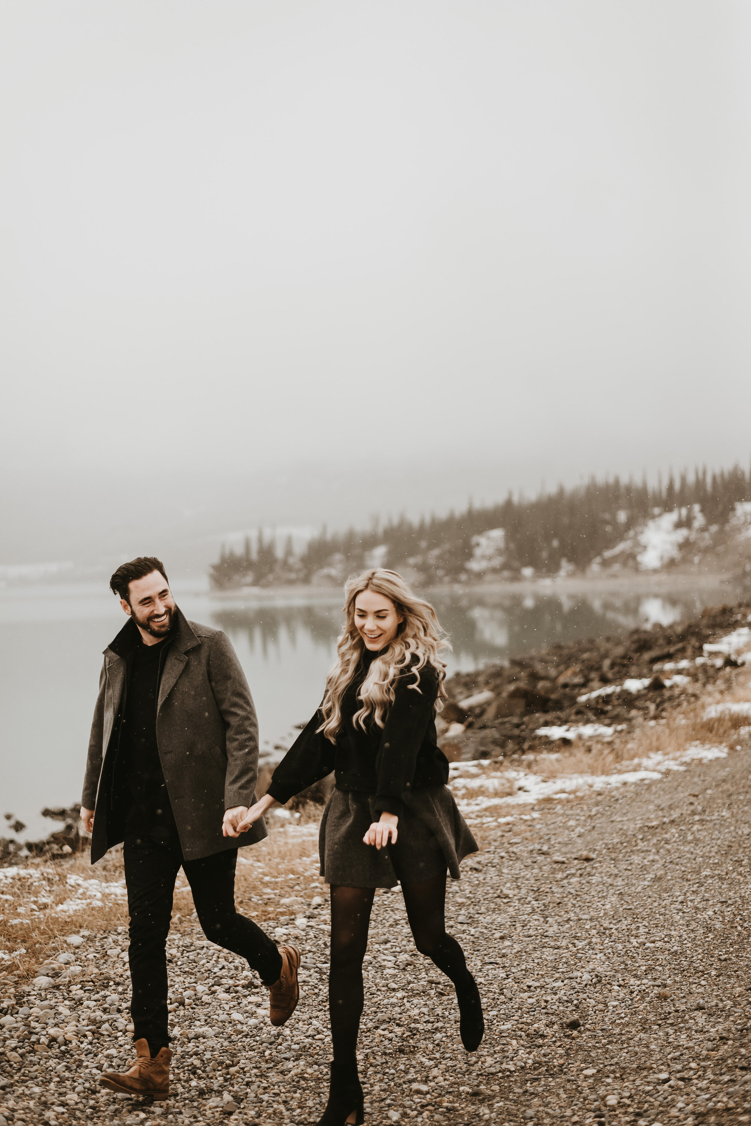 We're Going Crazy Over This Adorably Cozy Winter Engagement Session - on the Bronte Bride Blog