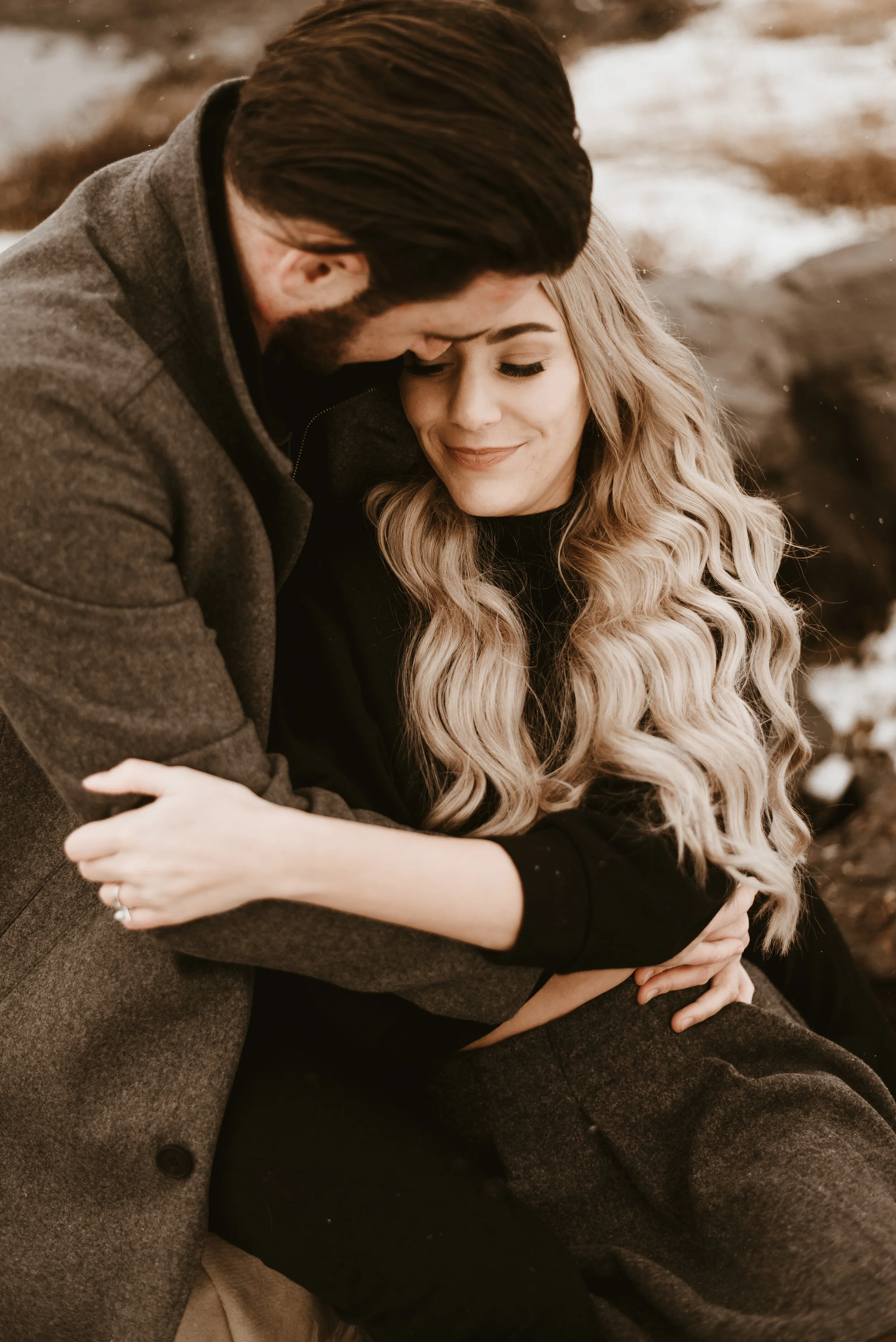 We're Going Crazy Over This Adorably Cozy Winter Engagement Session - on the Bronte Bride Blog