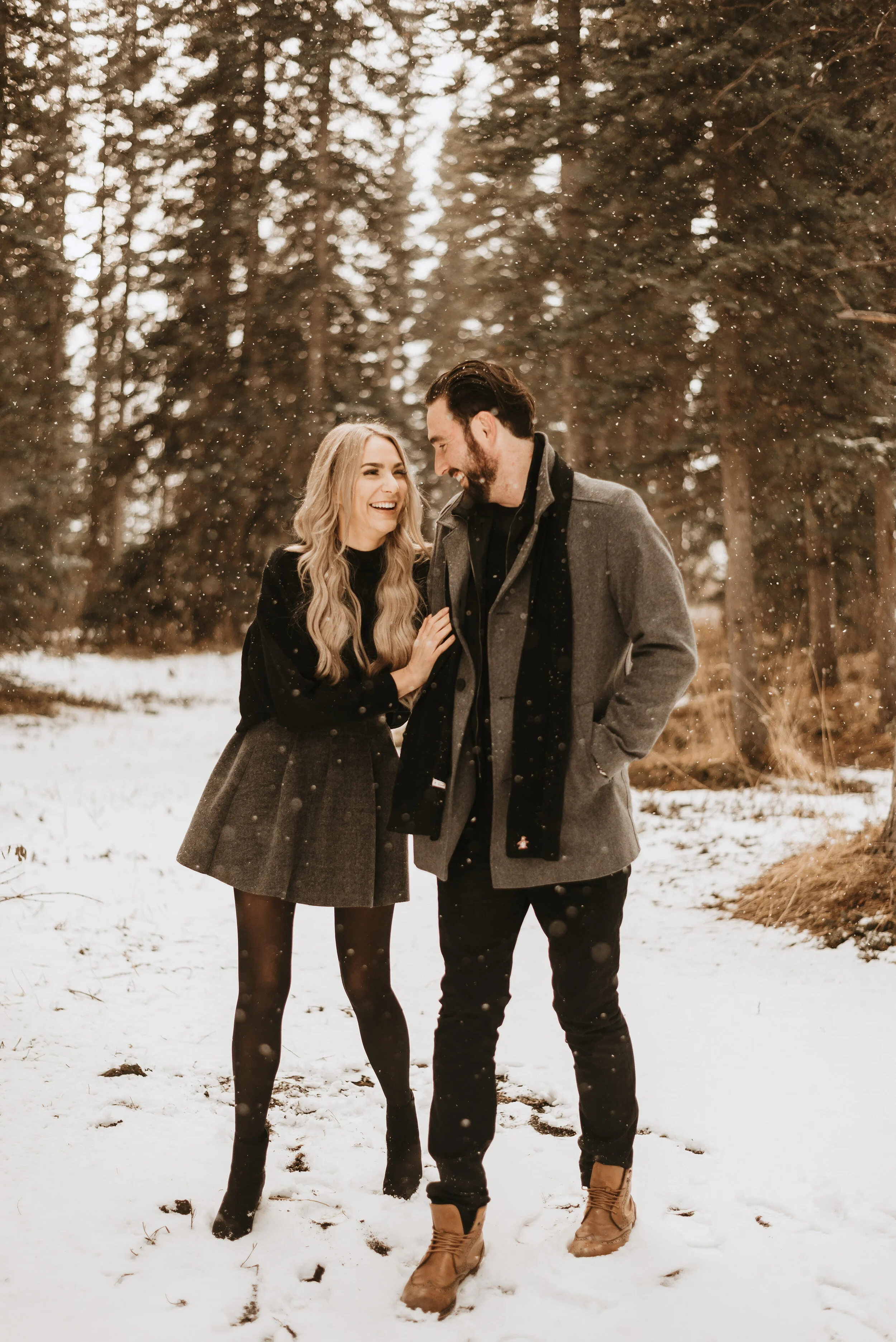 We're Going Crazy Over This Adorably Cozy Winter Engagement Session - on the Bronte Bride Blog