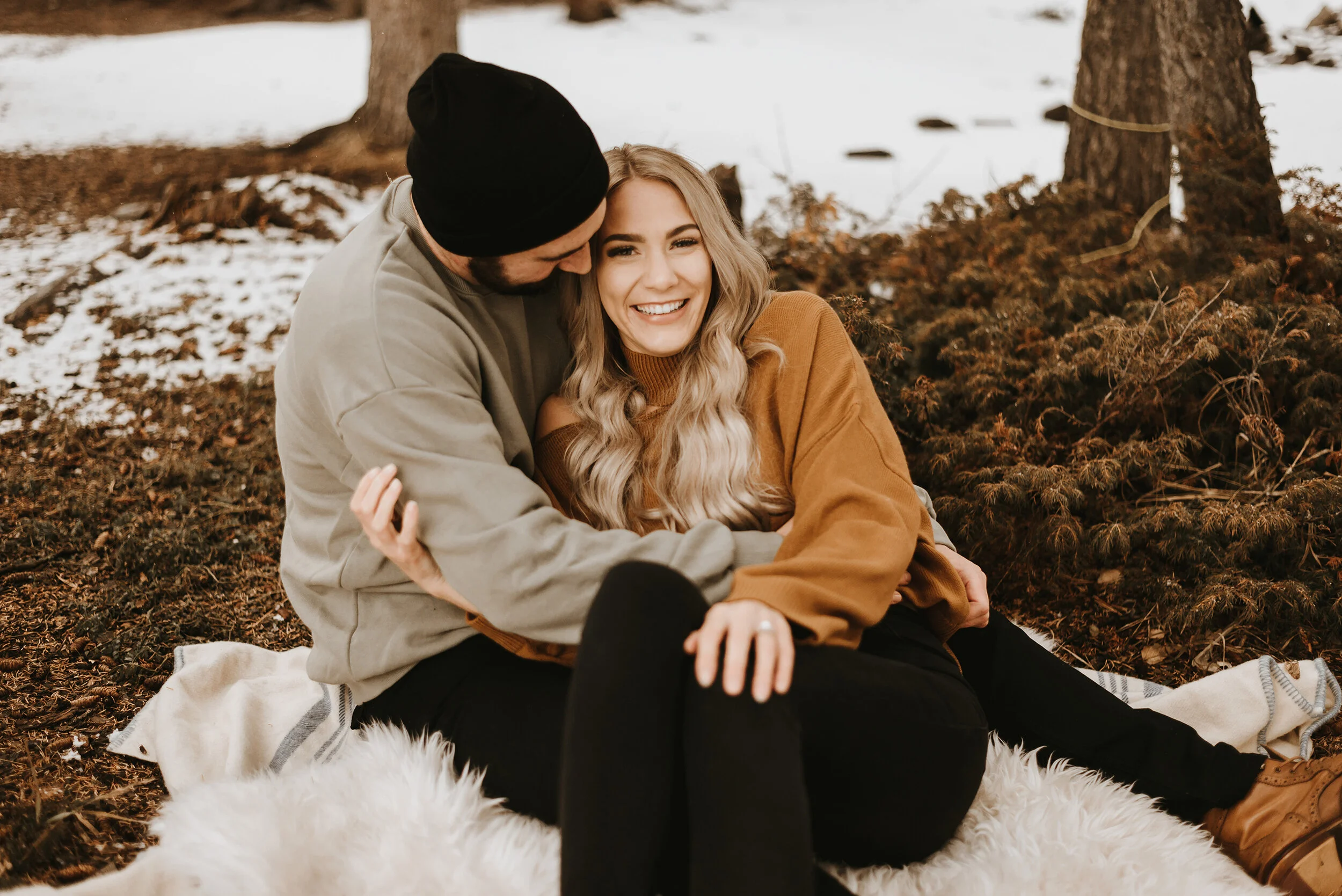 We're Going Crazy Over This Adorably Cozy Winter Engagement Session - on the Bronte Bride Blog