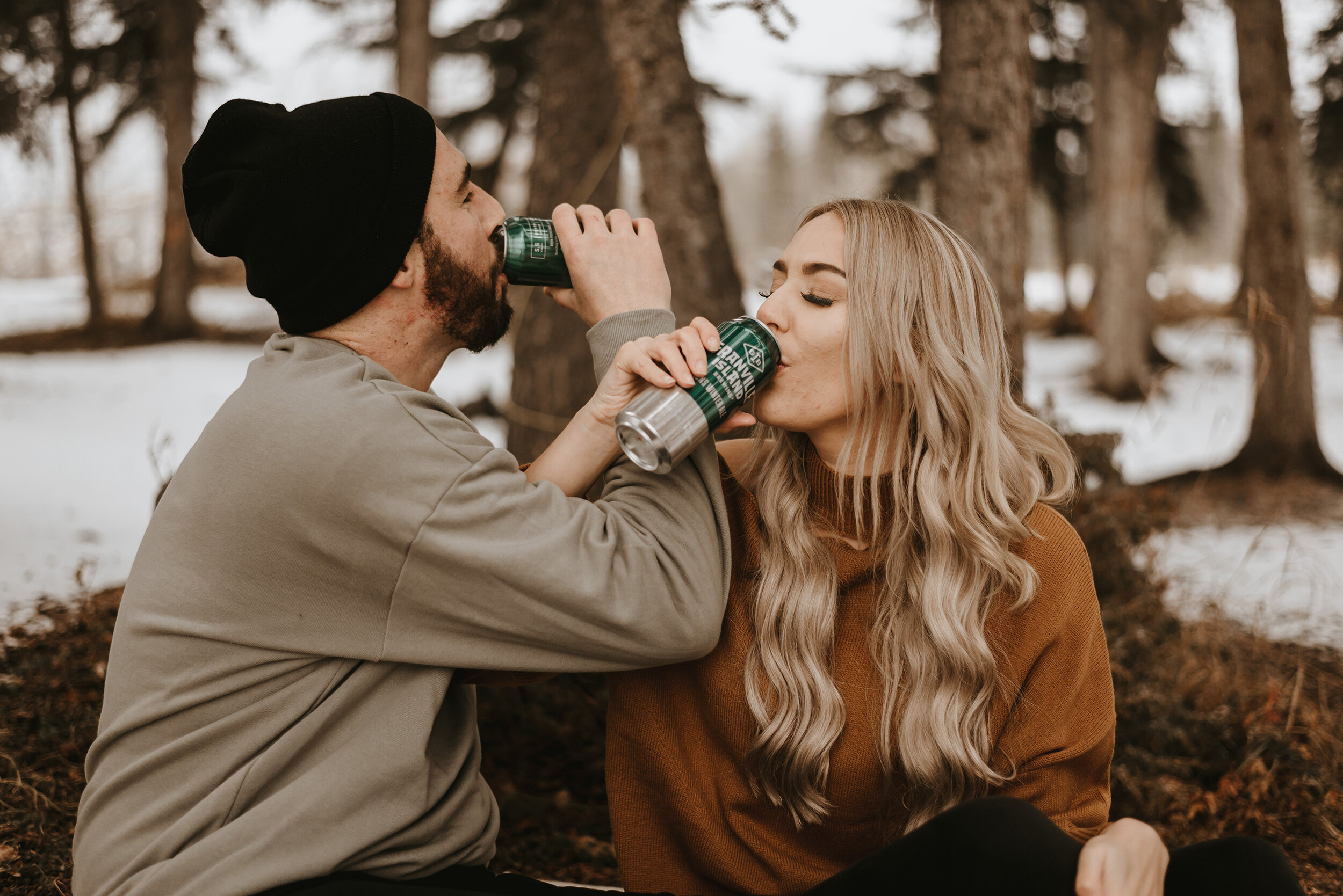 We're Going Crazy Over This Adorably Cozy Winter Engagement Session - on the Bronte Bride Blog