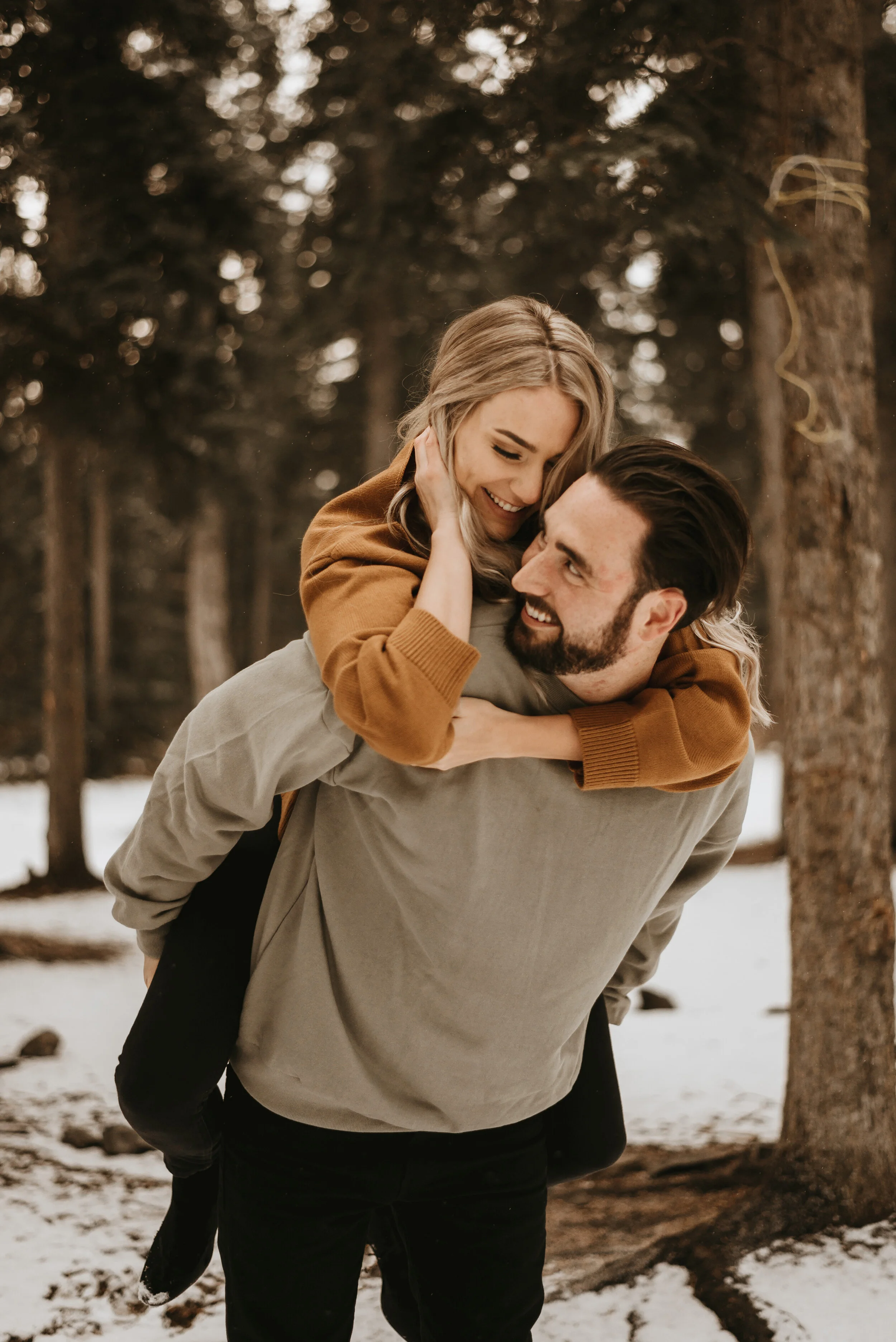 We're Going Crazy Over This Adorably Cozy Winter Engagement Session - on the Bronte Bride Blog