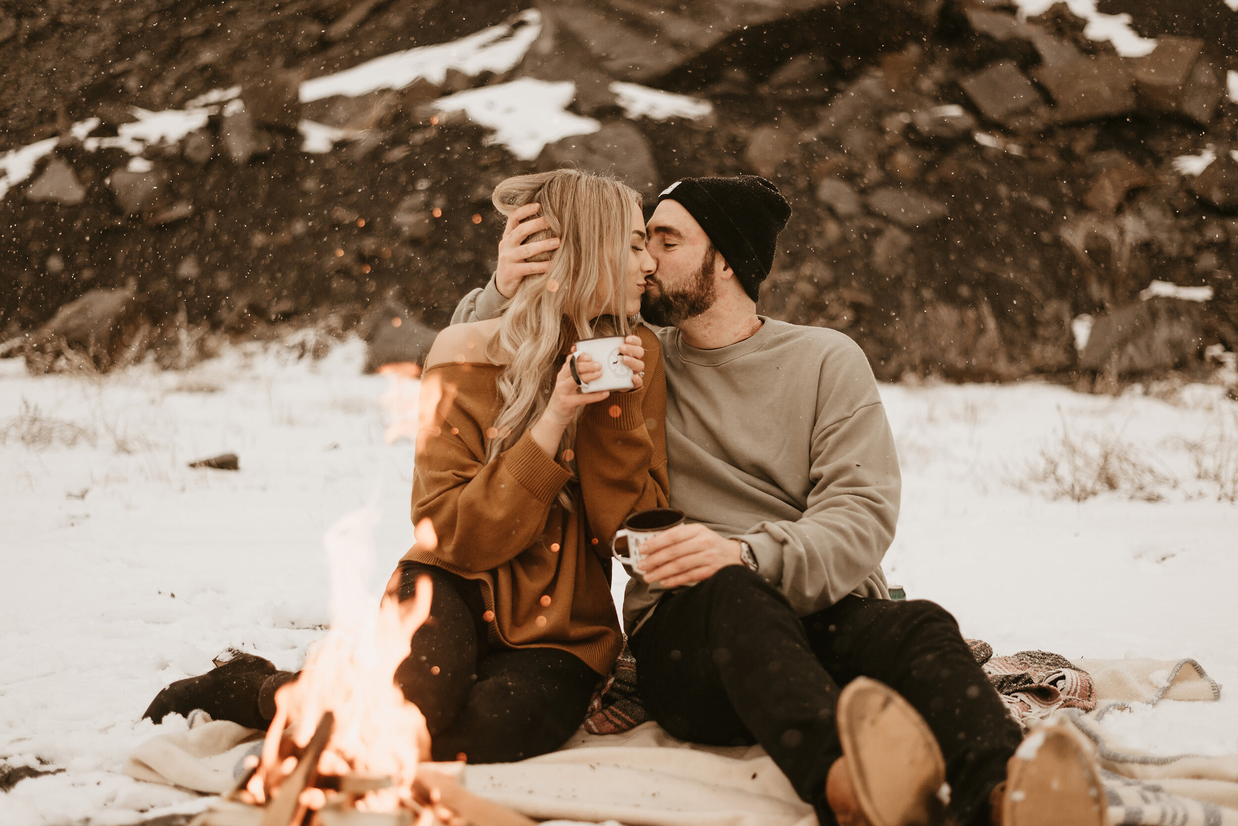 We're Going Crazy Over This Adorably Cozy Winter Engagement Session - on the Bronte Bride Blog