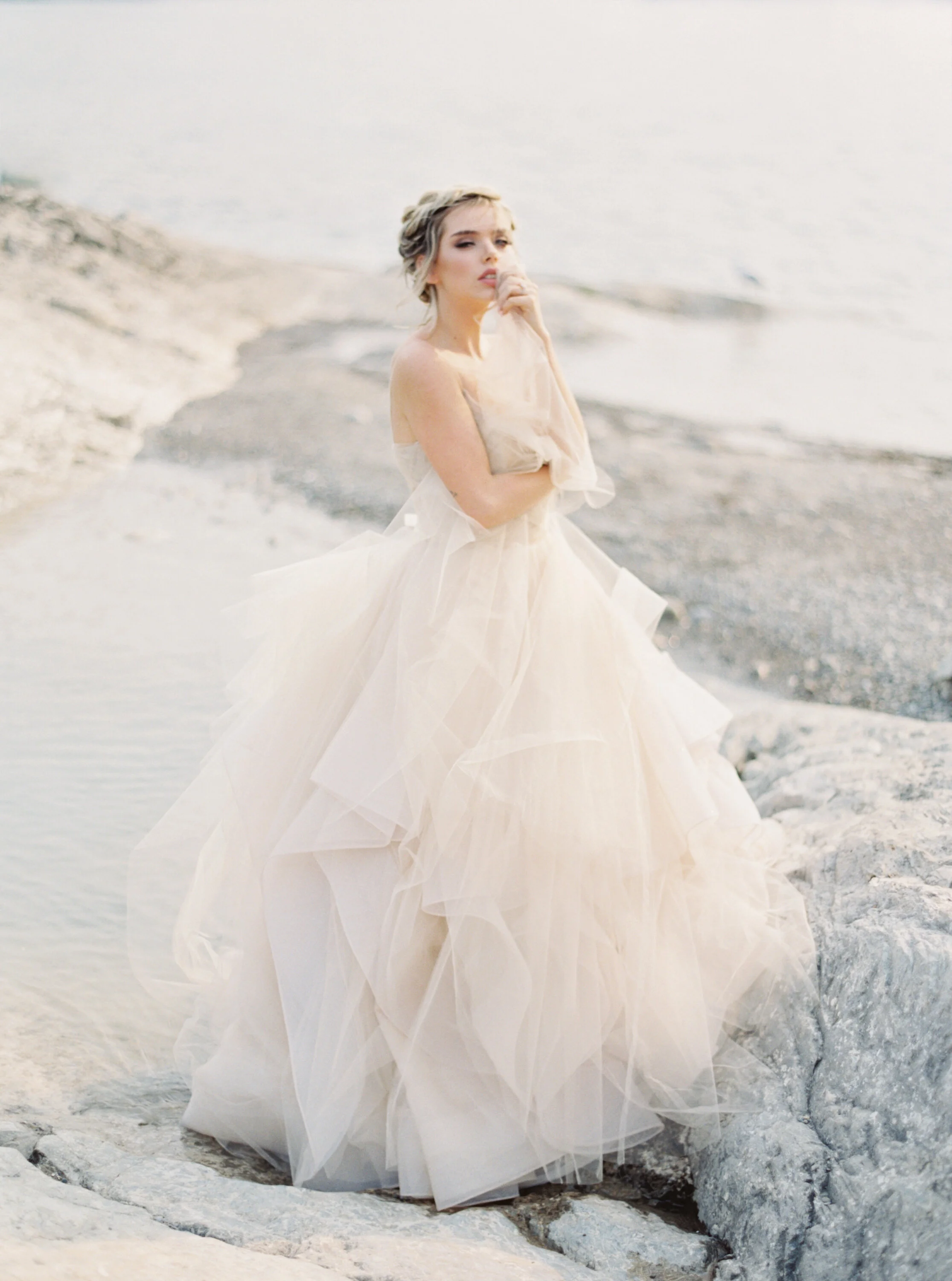 Blushing Banff Bridal Inspiration in the Rockies / Wedding Inspiration on the Bronte Bride Blog