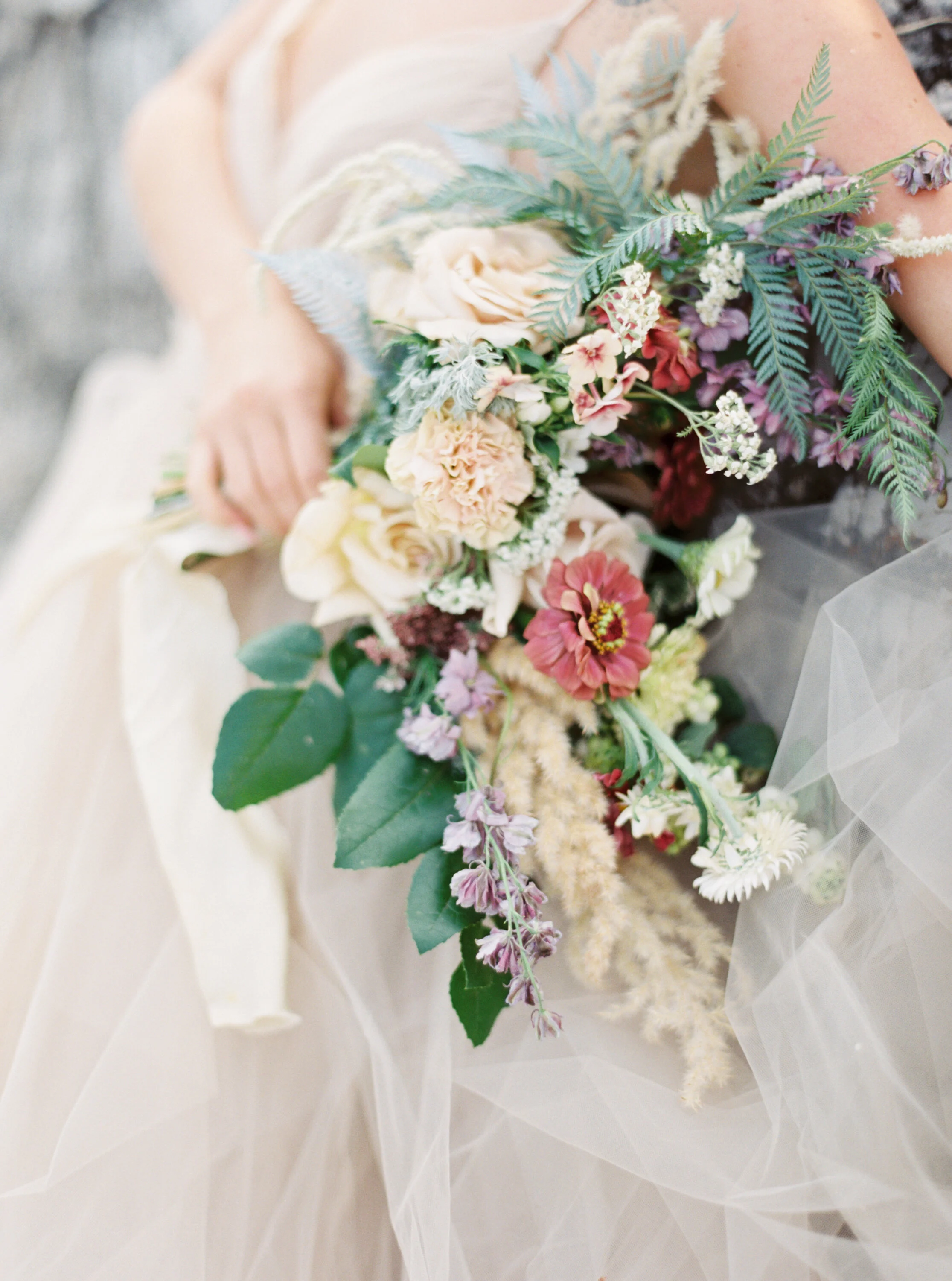 Blushing Banff Bridal Inspiration in the Rockies / Wedding Inspiration on the Bronte Bride Blog