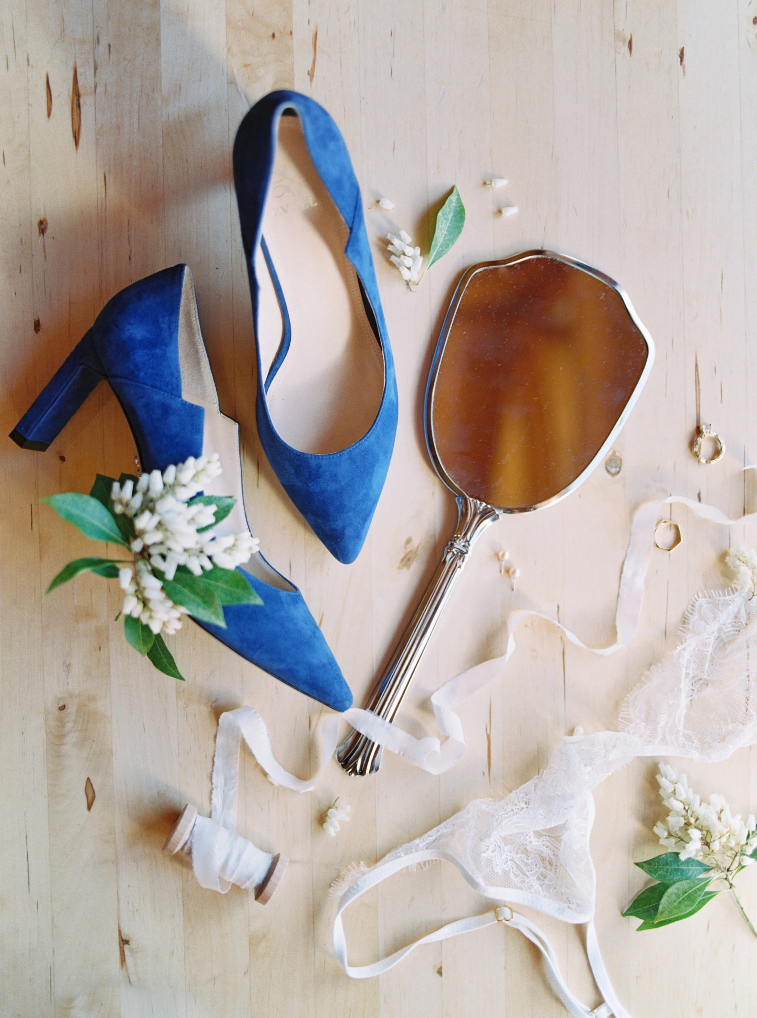 Stunning Elopement Featuring Waterfall Kisses & Helicopter Adventures // Kathryn and Richard - on the Bronte Bride Blog