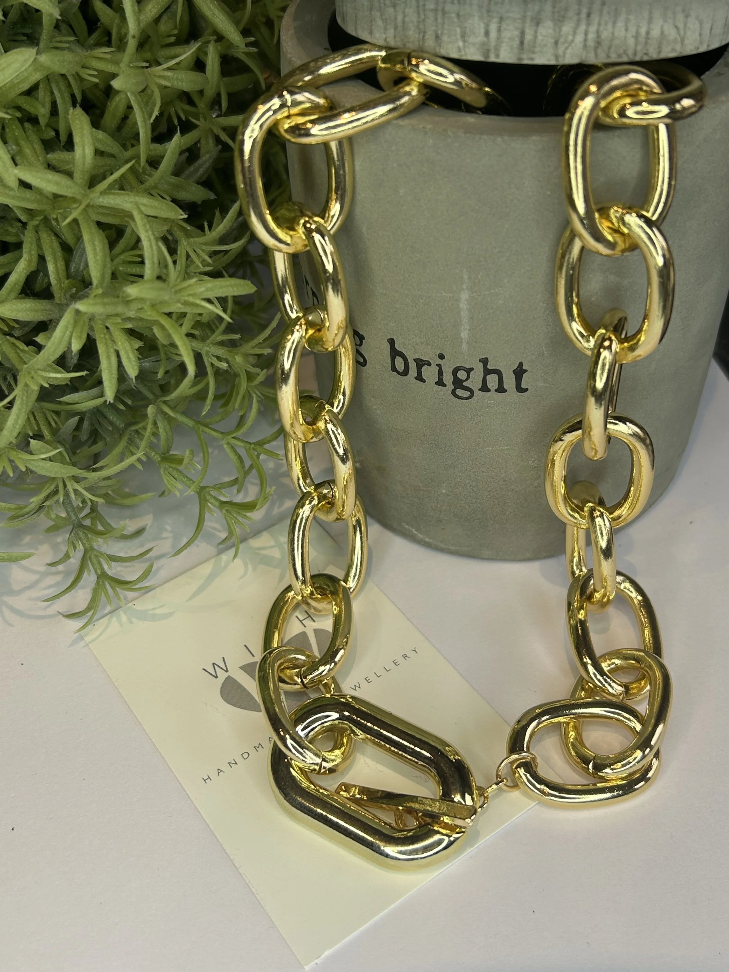 CHUNKY OVAL TOGGLE NECKLACE