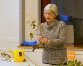 Supermarket flower arranging with Sandi