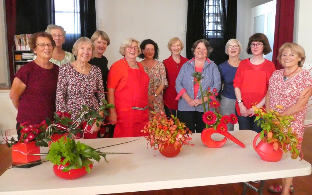 Sogetsu members in red for new Emperor’s birthday