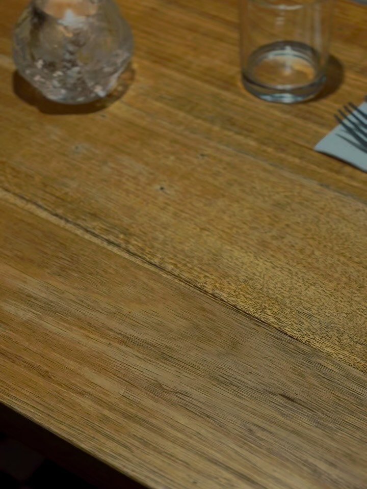 AVAILABLE TONIGHT! - Camarones al mojo de ajo. Chef Ricardo Garcia @argeechef brought us this delicious dish all the way from Mexico! 

Juicy shrimp saut&eacute;ed in rich butter and aromatic garlic, brightened with lime juice and white wine vinegar,