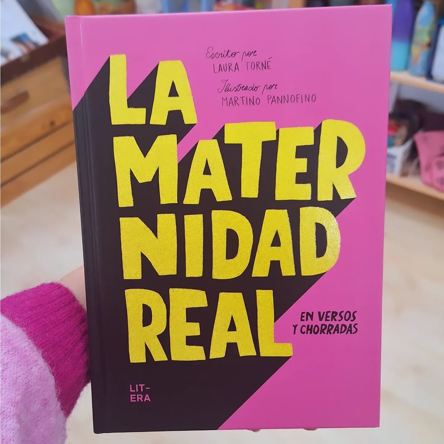 Como veas dos p&aacute;ginas de este libro lo vas a querer.
Lo vas a querer si eres una &quot;malamadre&quot;, si eres una  madre a las que la maternidad le parece una locura maravillosa y desastrosa a partes casi iguales, madres como yo y quiz&aacut