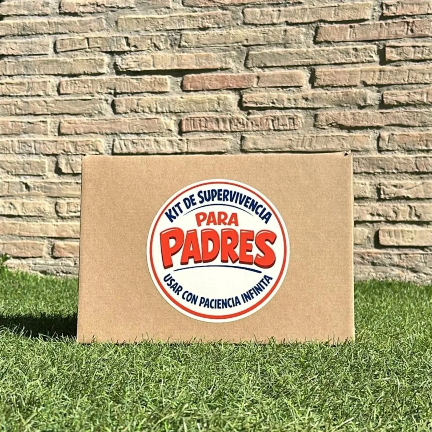 ​El Kit de Supervivencia para Pap&aacute; ya est&aacute; aqu&iacute; ☕️📦

​Por fin podemos ense&ntilde;aros los 3 dise&ntilde;os exclusivos de tazas que hemos creado para este a&ntilde;o. Desliza para verlos de cerca y elegir el que mejor le defina: