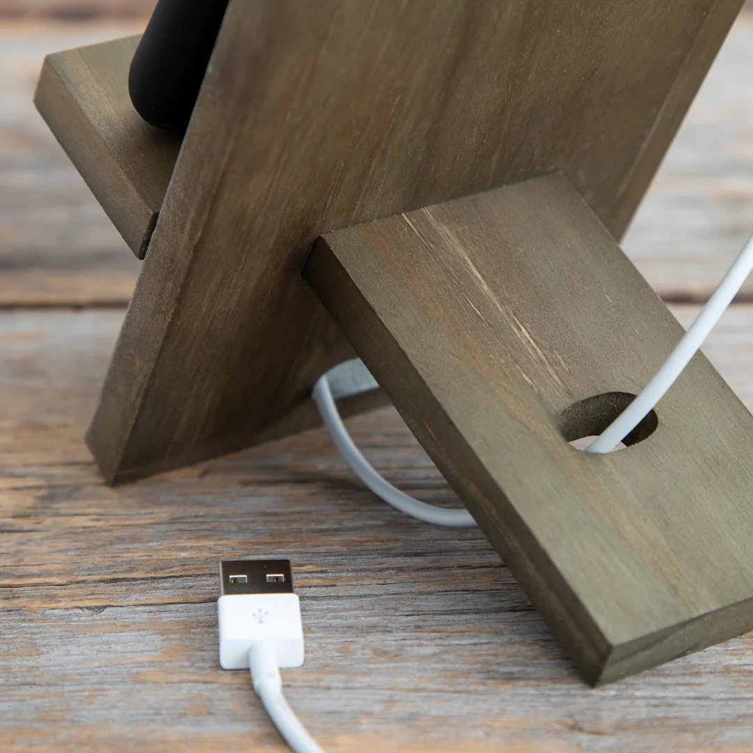 phonestand-alt_746bc620-fd79-4117-9591-1130921b7f4a.jpg