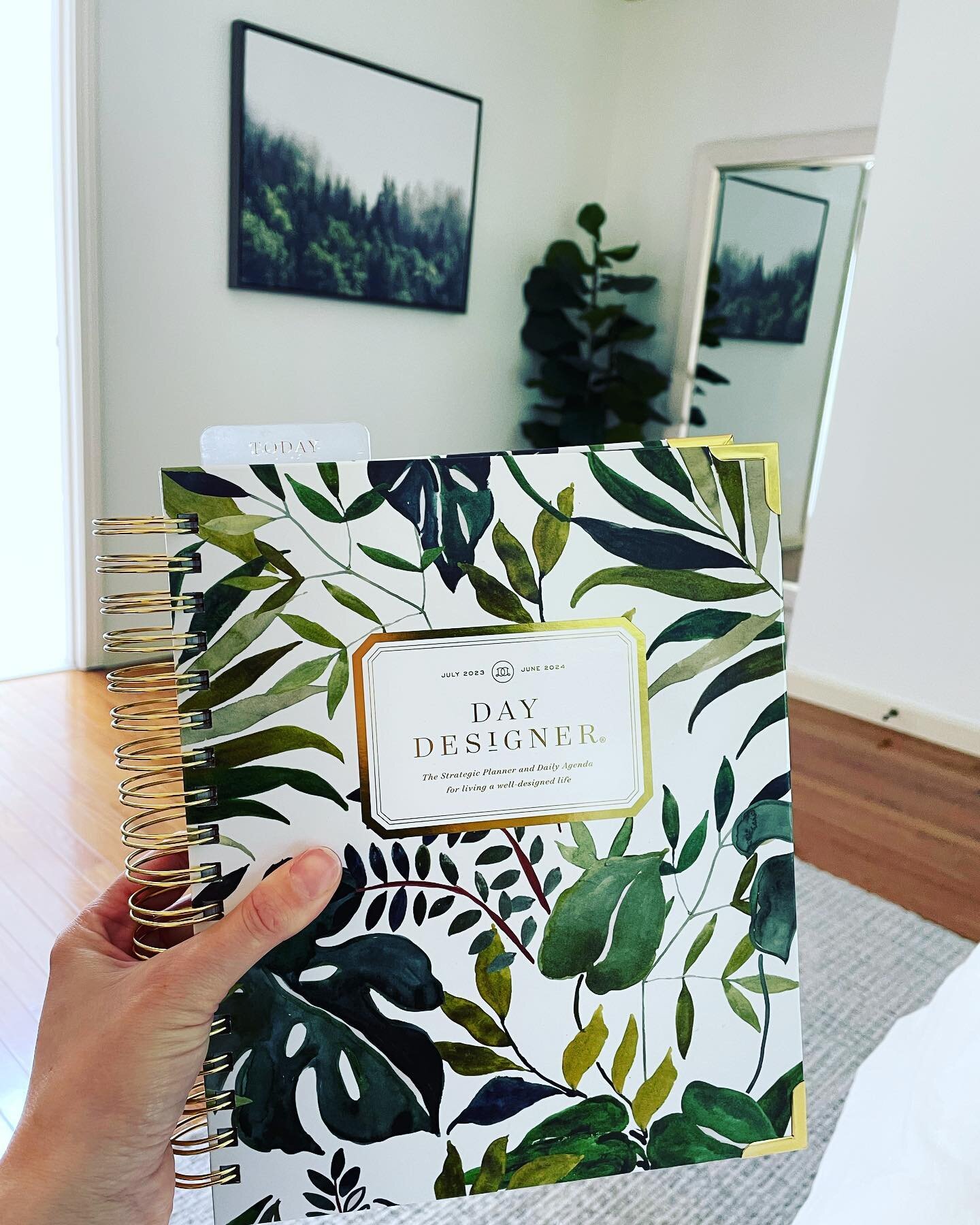 Let me tell you why I love @thedaydesigner planner. 

I thrive in an organized environment. And, I love to build in space where I give myself permission to just &ldquo;be&rdquo;. 

When it comes to planning, I&rsquo;ve tried many planners. For the pa