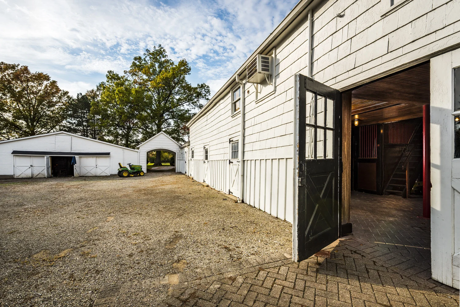 Real Estate, Residential Photography, Estate Photography, Exterior Photography, Stable Photography, Barn Photography (Copy)