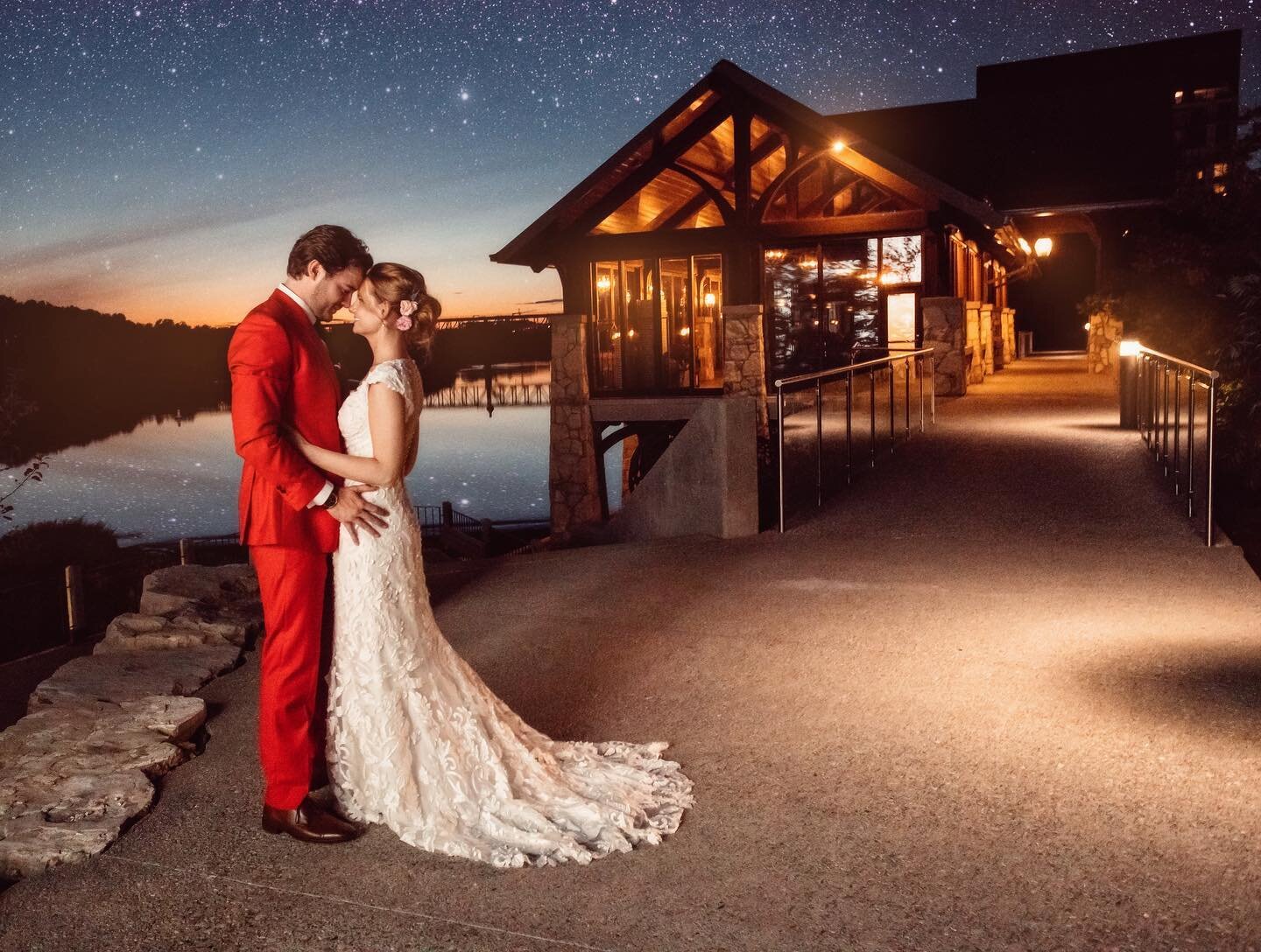 Let&rsquo;s revisit this magnificent wedding with these beautiful people because well, why not?!✨
.
.
.
#guelphweddingphotographer #guelphphotographer #mccormickphotography #starrynight #cambridgemillwedding #cambridgemillweddingphotographer #cambrid