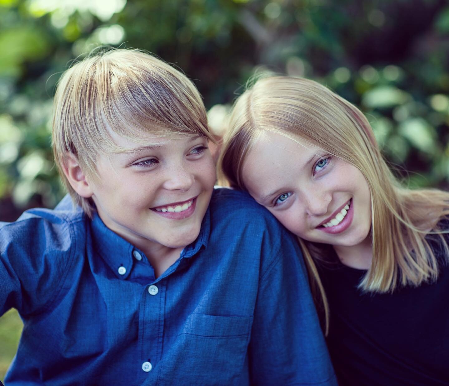 Blonde, Blue-Eyed Bro &amp; Sis! 💛💙
.
.
.
#brotherandsister #mccormickphotography #blondeblueeyes #family #familyiseverything #familyiseverything #guelphphotographer #guelphfamilyphotographer #fergusfamily #fergusfamilyphotographer #centrewellingto