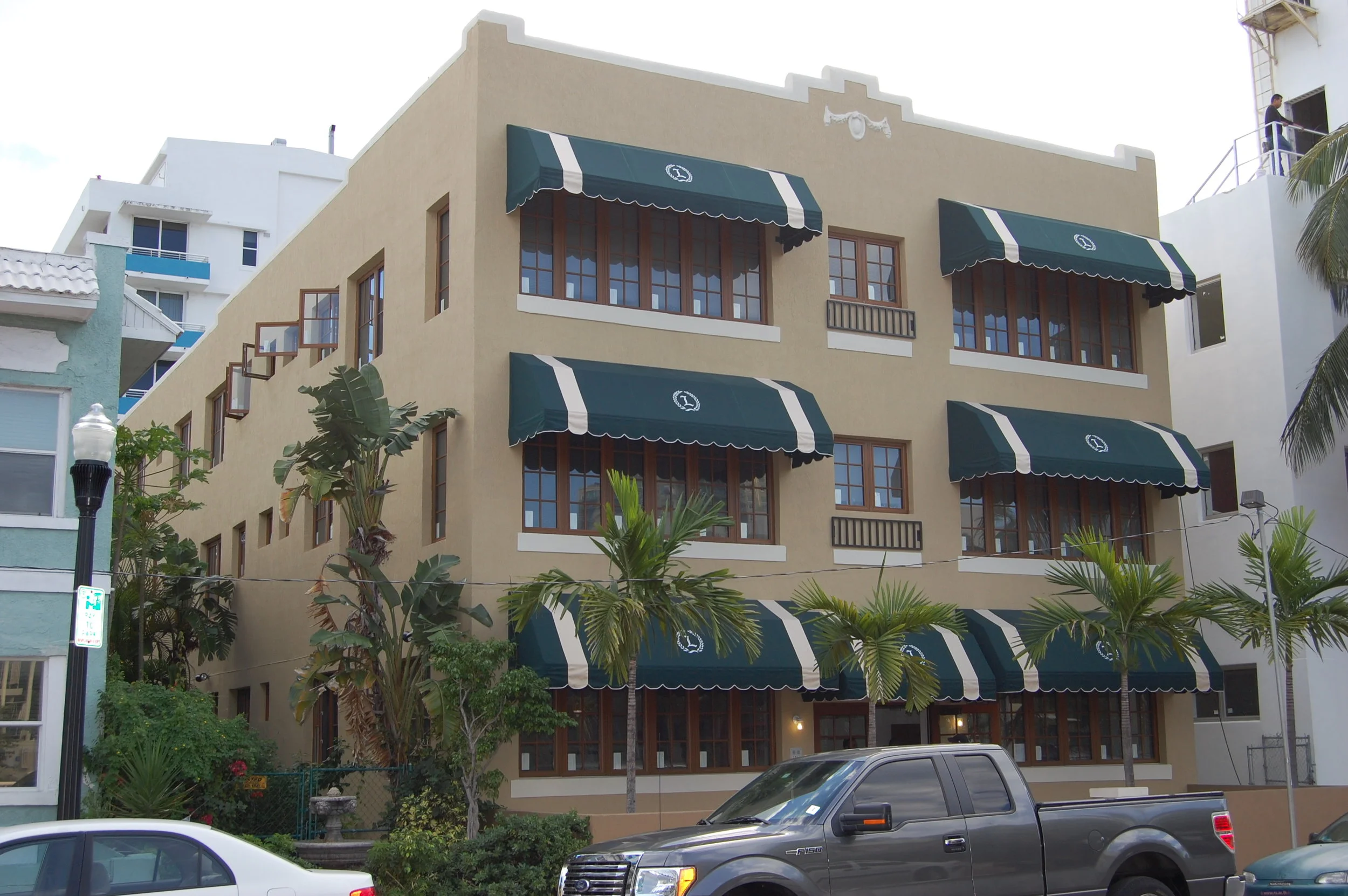 Lois Apartments.jpg