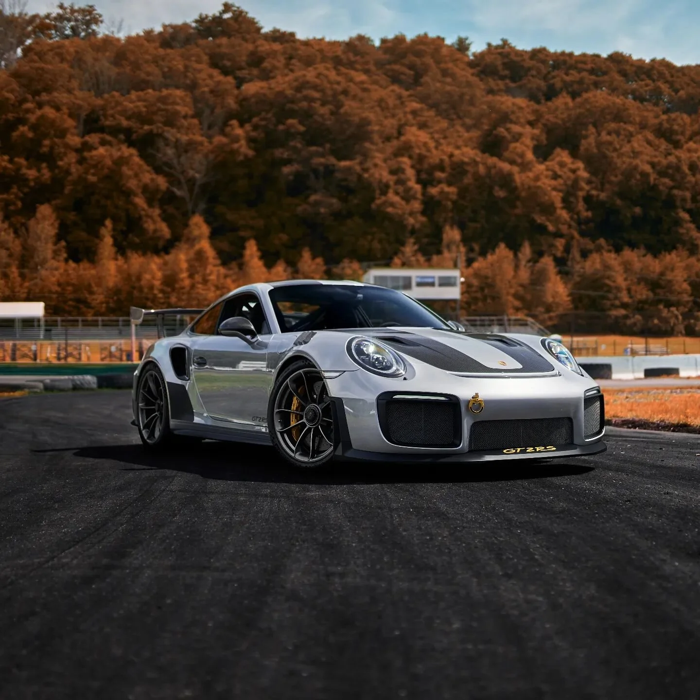 One of my favorite cars I've experienced on track! The Porsche GT2RS. A true machine. 

#porschemoment #porsche #gt2rs