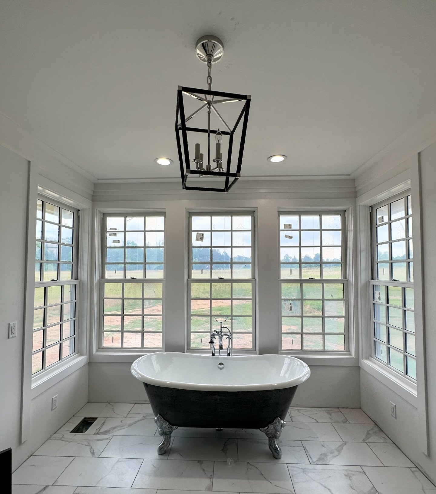 Just add 🫧 bubbles,🍷 wine, and a good book! 📖 

This new build in South Arkansas has so many wonderful details and is situated on a beautiful piece of land. The Primary Bath is just one of the many great views from the home.