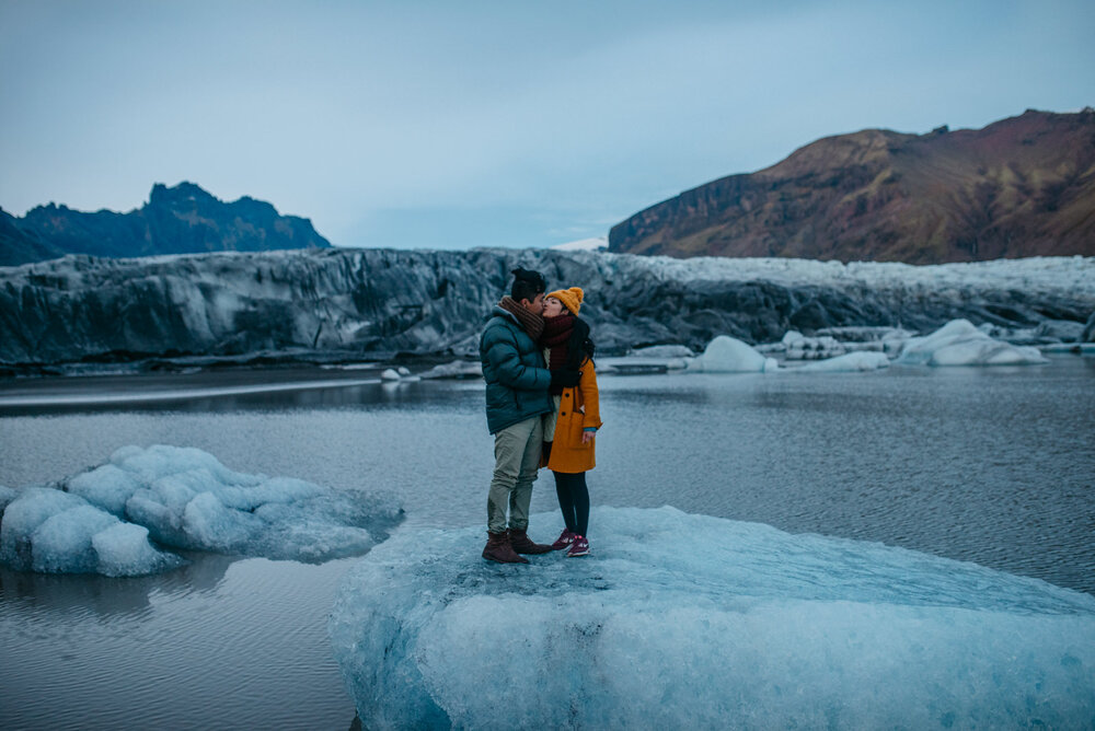  Skaftafellsjökull là một lưỡi băng ở công viên quốc gia Vatnajökull, chảy từ sông băng lớn nhất châu Âu, Vatnajökull. Chỏm băng này bao phủ mười một phần trăm diện tích bề mặt của Iceland.  Khu bảo tồn này từng là một công viên quốc gia riêng trước 